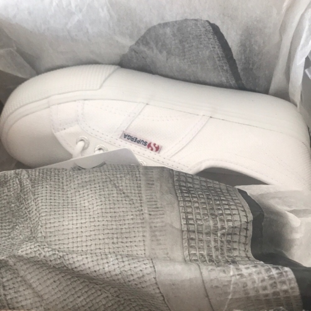 BNWT Superga platform women make offer